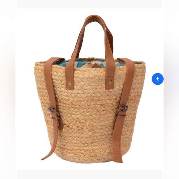 xix palms Accessories - ☀️ perfection! Versatile cooler bag backpack!!